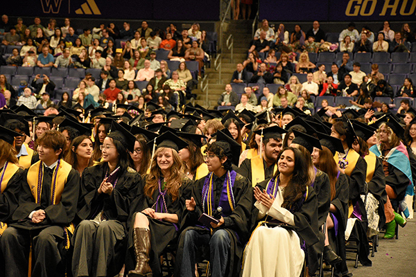 Photo of UW Psychology undergrads at graduation